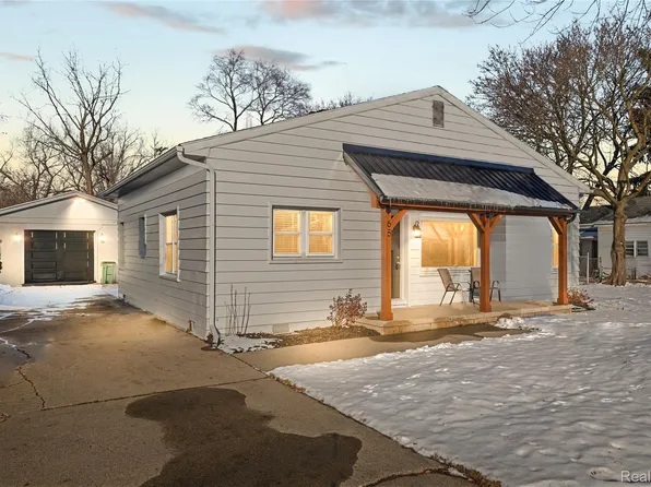 65 Algansee Dr, Troy, MI 48083