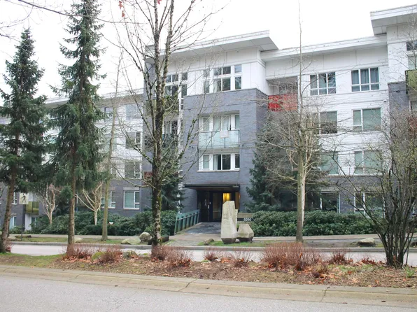9250 University High St #303, Burnaby, BC V5A 0B3