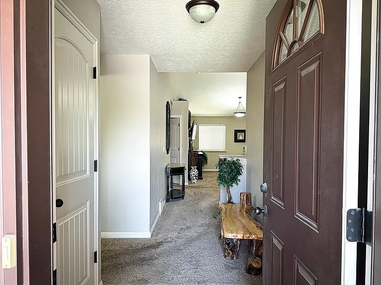 1661 S 1960 E — Photo 12