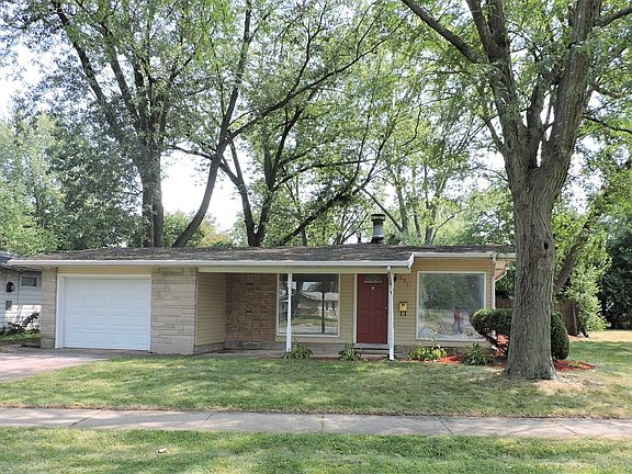 2nd image of 481 Lakewood Blvd