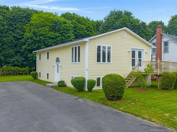 39 Cedar Ave, Sussex, NB E4E 1K6
