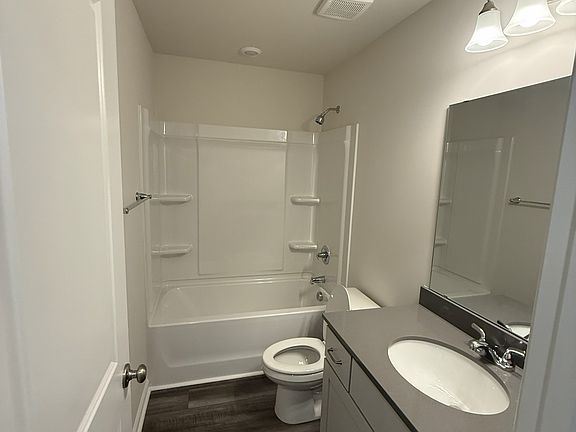 4th image of 209 Braxton Dr