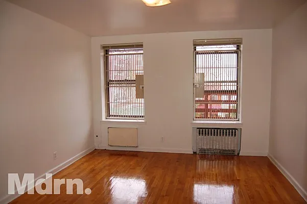 Rented by Mdrn Residential | media 17