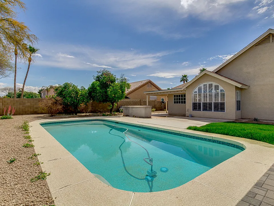 4314 E Juanita Ave