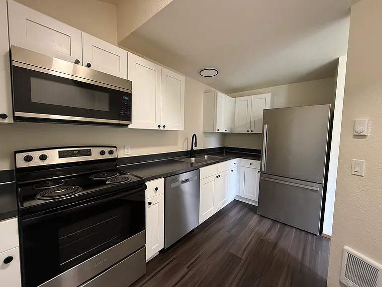 1002 Ash St #1022 — Photo 1