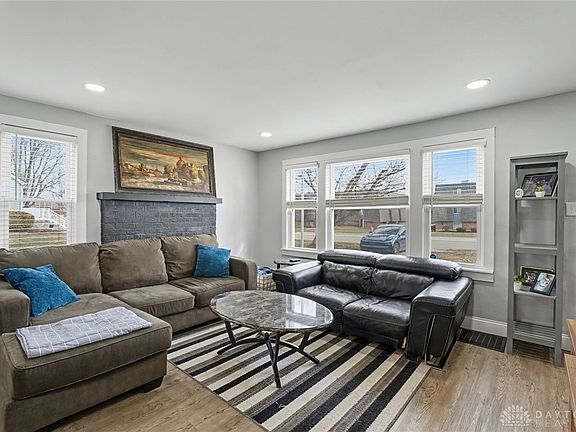 4th image of 77 S Brown School Rd