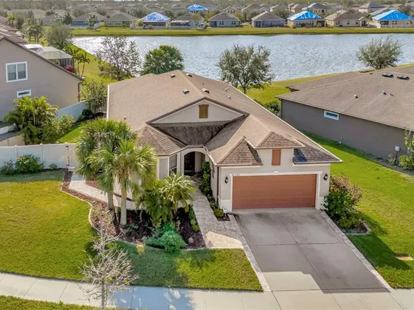 16340 Treasure Point Dr, Wimauma, FL 33598