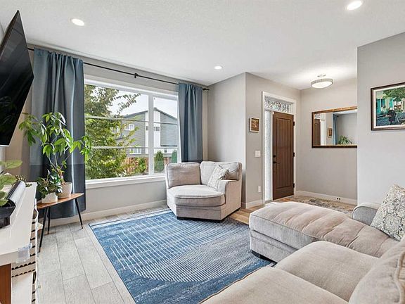 5th image of 454 W Walgrove Way SE