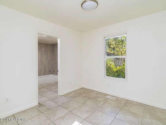 4th image of 206 Hillview Ave
