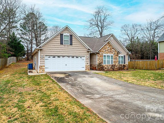 5th image of 1825 Plaza Dr