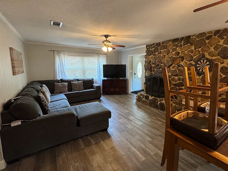 4229 Lancaster Dr — Photo 12