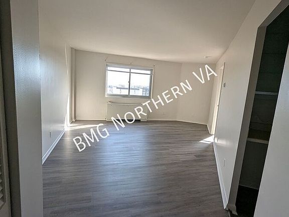 5th image of 5340 Holmes Run Pkwy Unit 1516