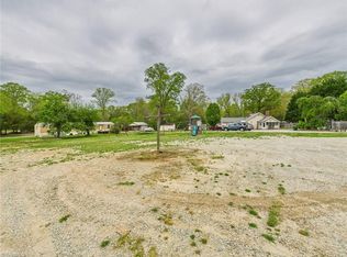 4913 Day Ct, Walkertown, NC 27051