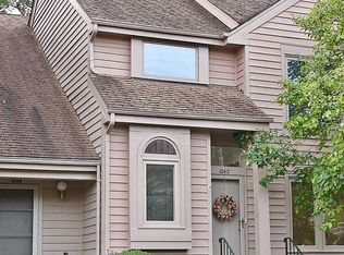 1042 Elder Ct, Herndon, VA 20170