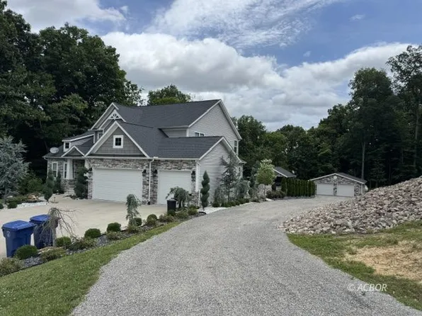 234 Oak Ridge Rd, Wellston, OH 45692