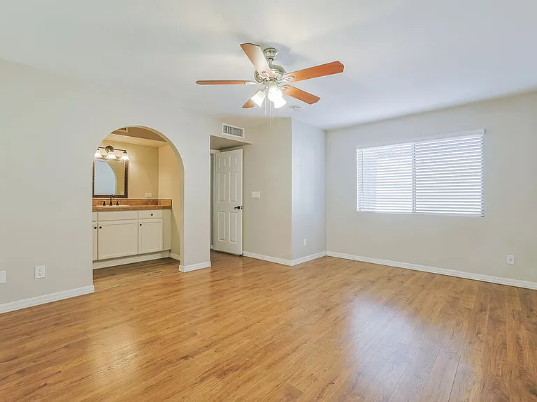2243 E Forge Ave — Photo 11