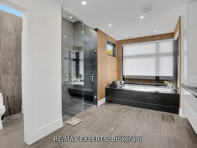 7 Woodvalley Dr — Photo 19