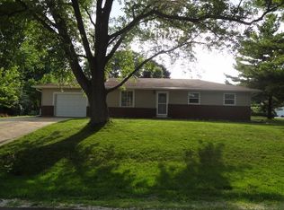 190 Sunset Dr, Carpentersville, IL 60110