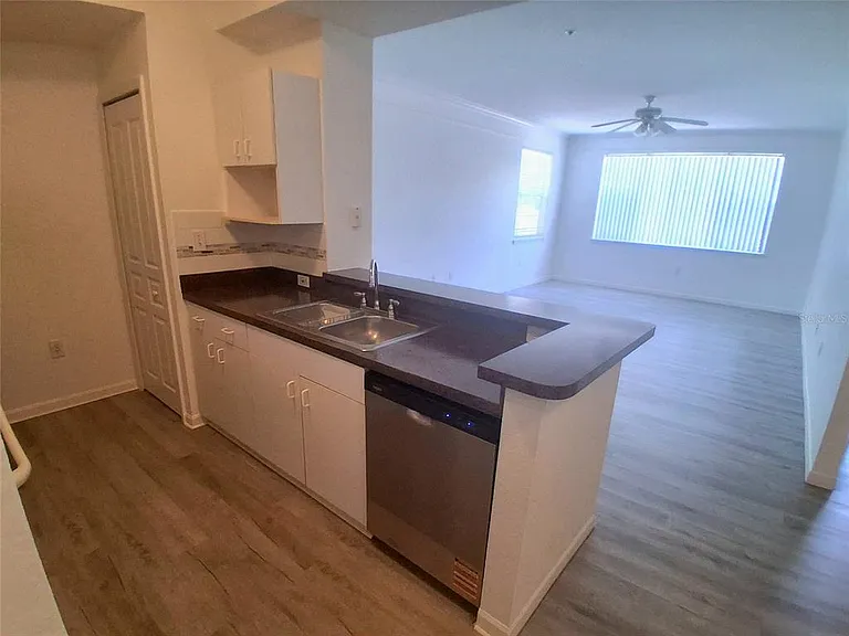 17108 Carrington Park Dr #707 — Photo 4