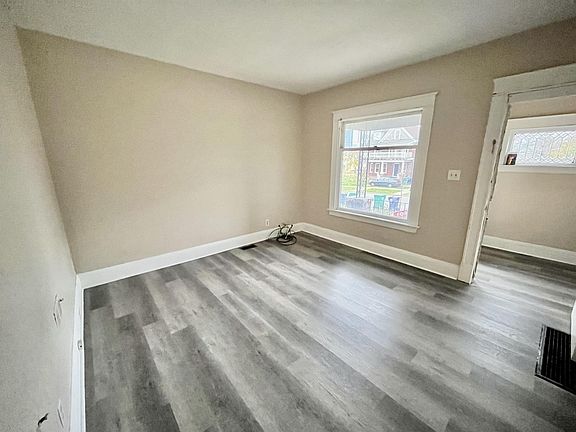 2nd image of 427 10th St #1