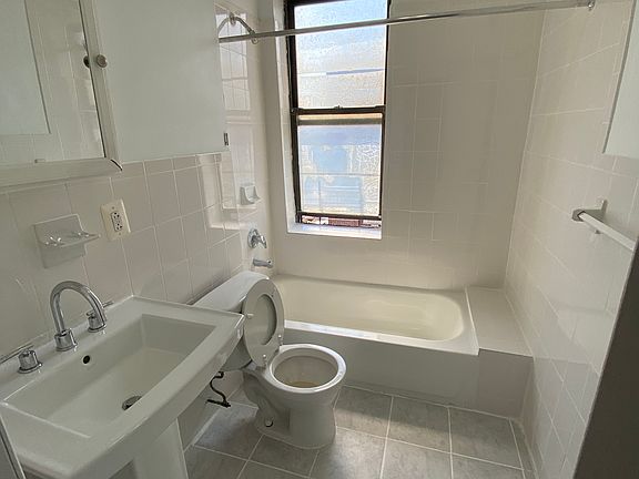 5th image of 601 W 163rd St APT 6K