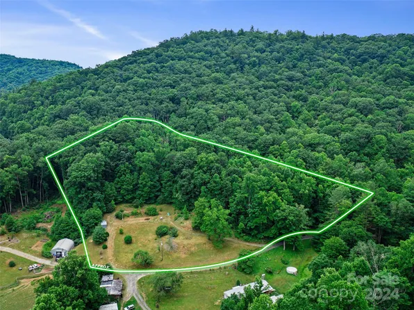 116 McClellan Dr, Spruce Pine, NC 28777