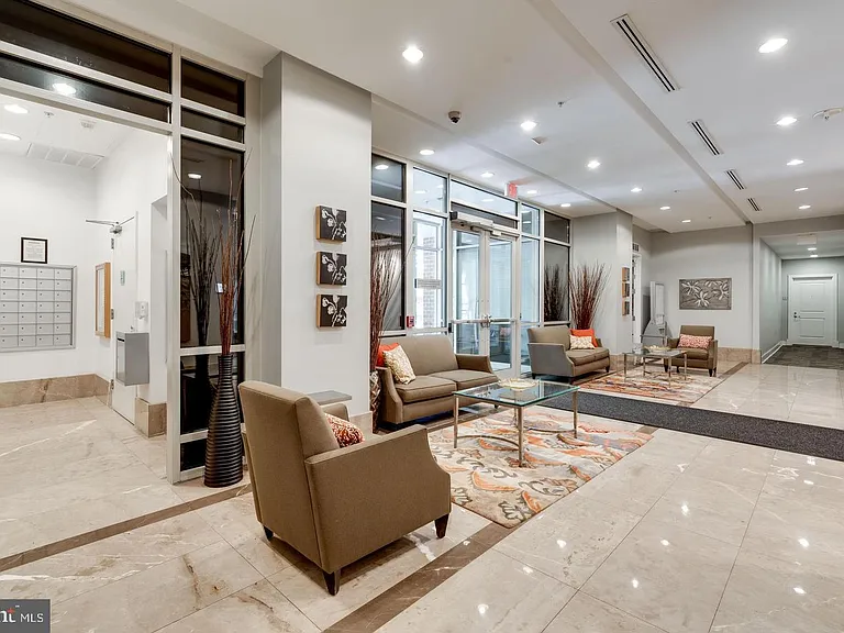 820 N Pollard St #511 — Photo 6