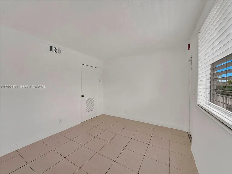14190 W Dixie Hwy #1 — Photo 18