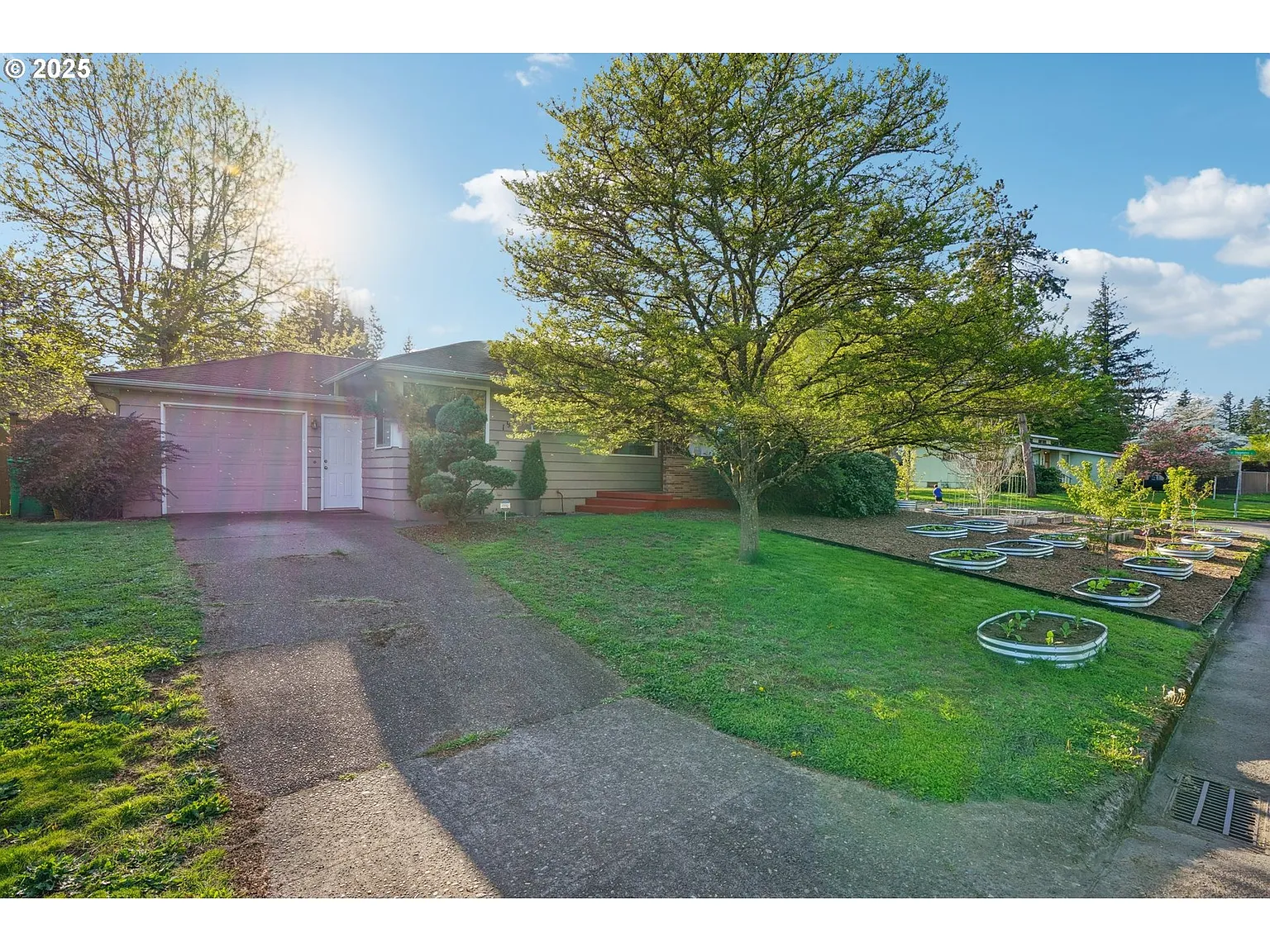 1915 SE 142nd Ave photo 1