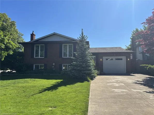 1 Amesbury Cres, Hamilton, ON L8J 1Z9