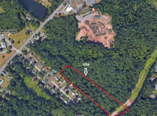 Jeffery Ln, East Longmeadow, MA 01028