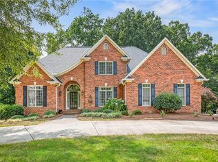 1870 Dunmore Ln, Clemmons, NC 27012