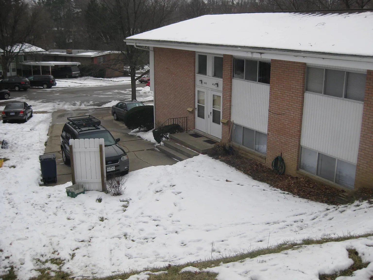 3 bed, 1.5 bath, 1400 sqft, $2,320 — Photo 2