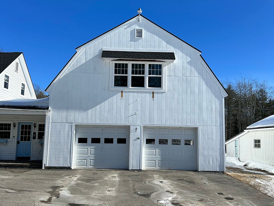 Apartment above the garage - second story