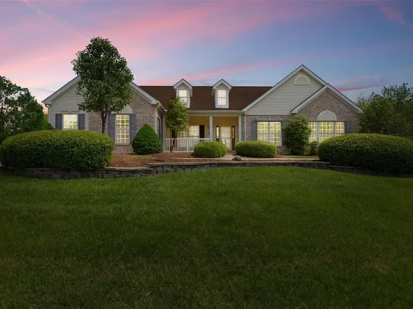 5413 Gareth Dr, Weldon Spring, MO 63304