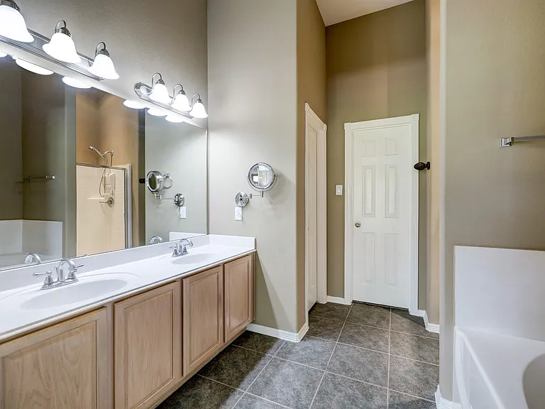 18618 Jaya Loch Ct — Photo 11