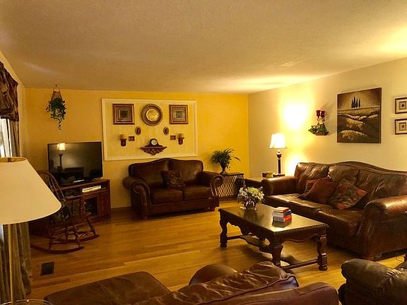 3rd image of 2208 6th Ave