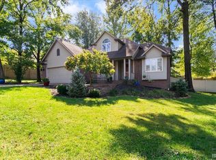 7433 Shadow Brook Dr, Newburgh, IN 47630