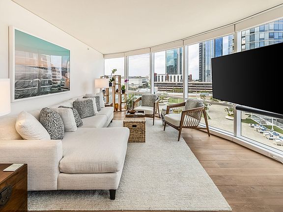 3rd image of 1296 Kapiolani Blvd APT 1008