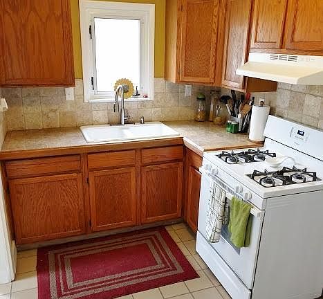 4th image of 1423 Lancashire Dr SE