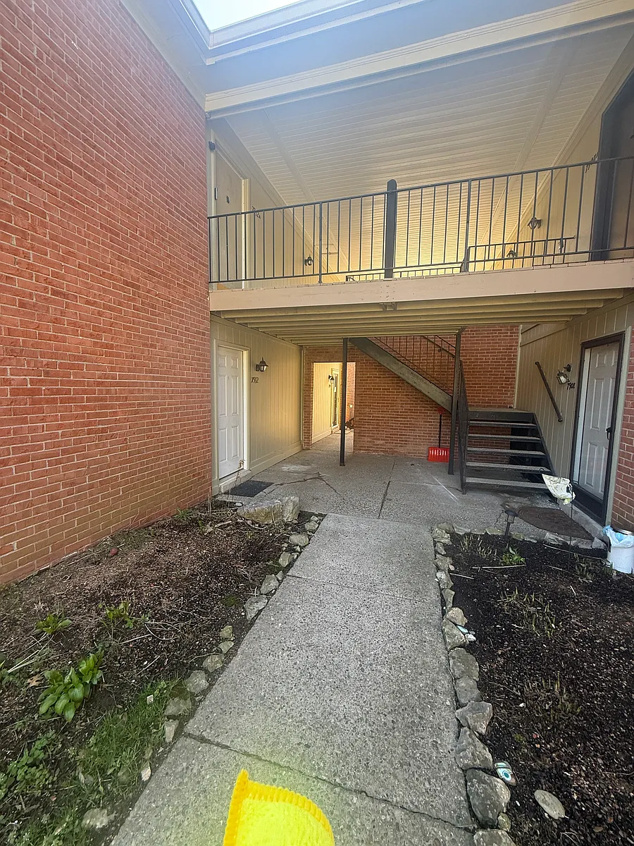 Building Photo - 7912 Grenoble Ln #7912