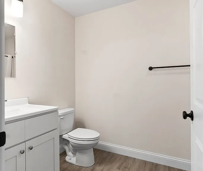 222 Coles Hls #303 — Photo 2