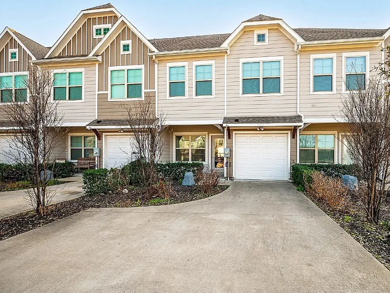 2709 Vine Ct #2709 — Photo 2