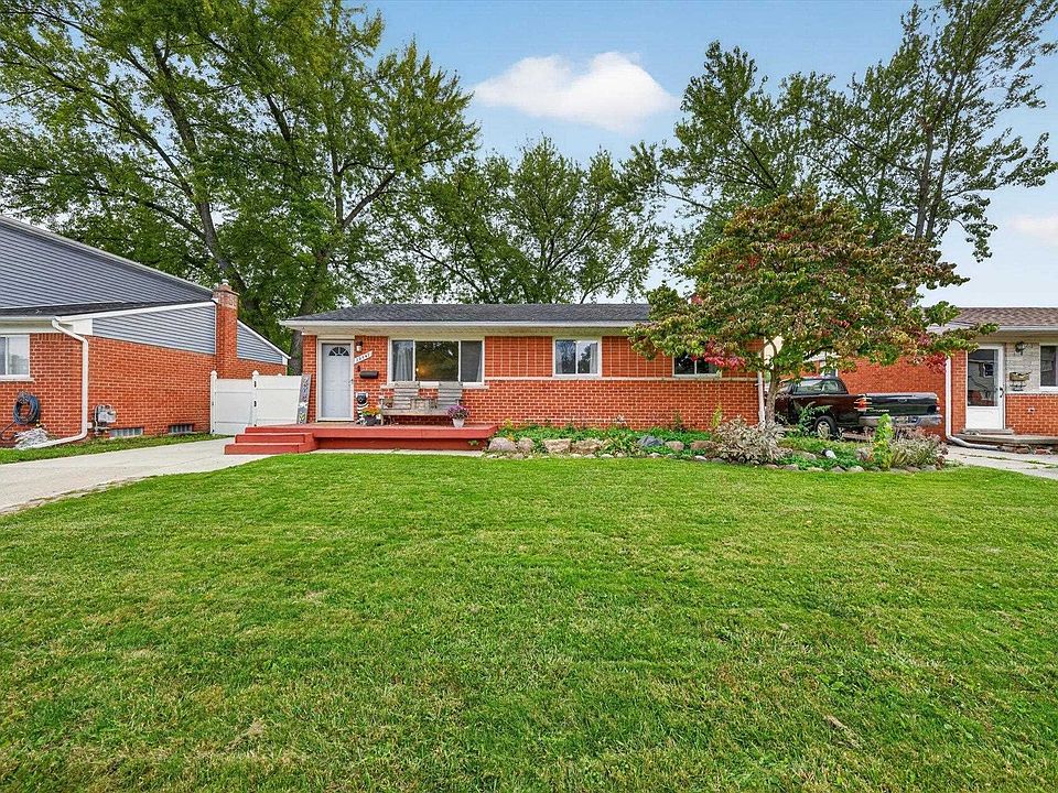 29547 Brown Ct, photo 3