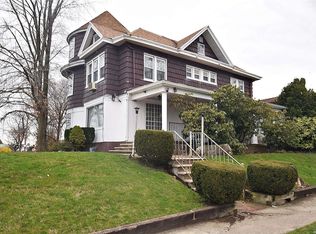 4105 Westmoreland St, Flushing, NY 11363