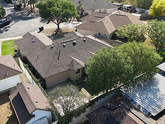 3rd image of 8908 Southern Oaks Loop