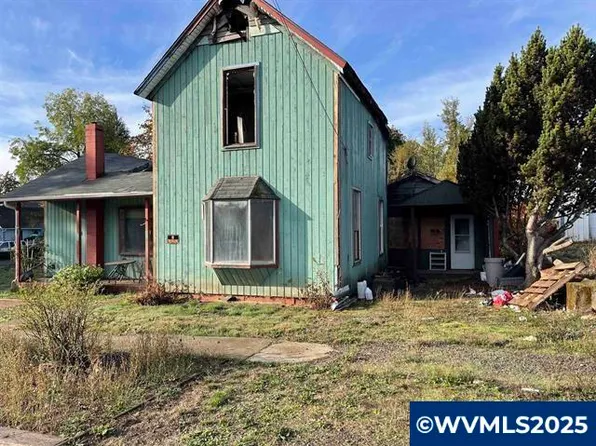 141 NE D St, Willamina, OR 97396