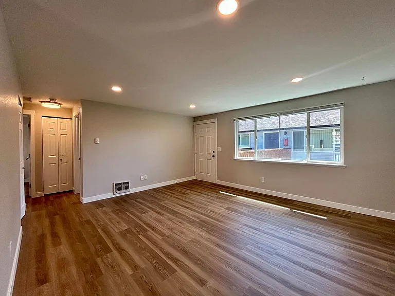 207 Dorn 8-plex — Photo 4