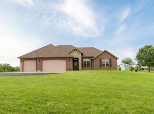 121 Talon Trl, Sparta, MO 65753