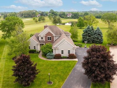 W236N8438 Clubhouse CIRCLE, Lisbon, WI, 53089